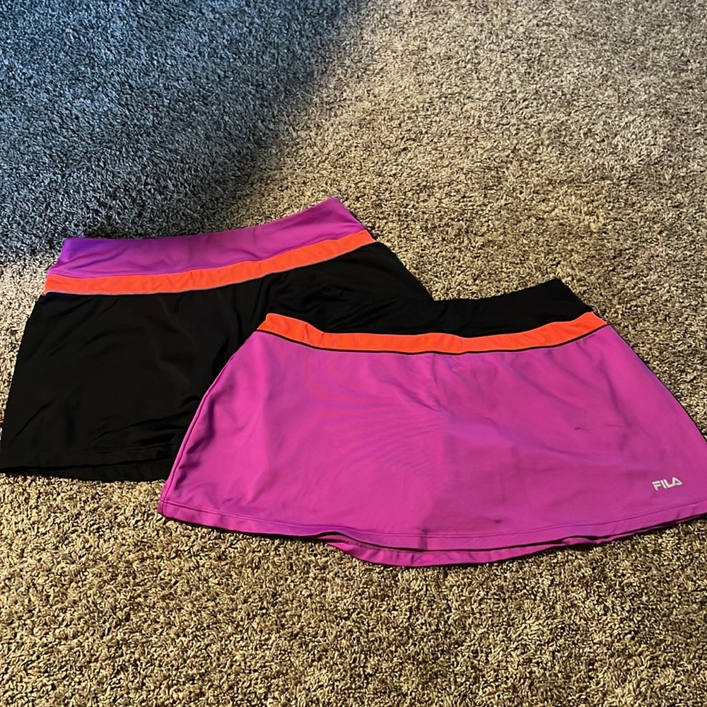 2 FILA SKORTS